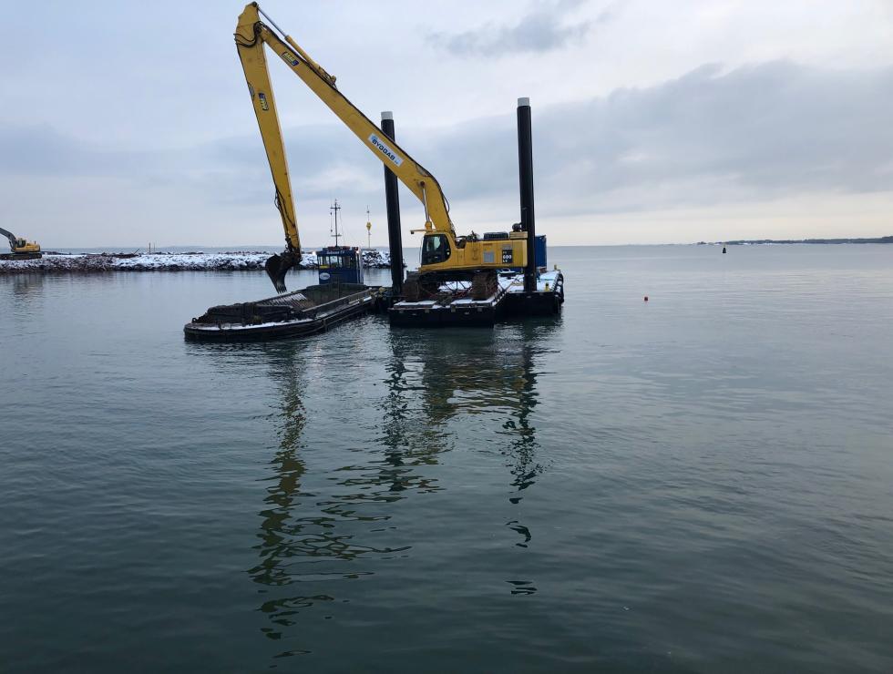 Ponton Digger med 72 tons maskin