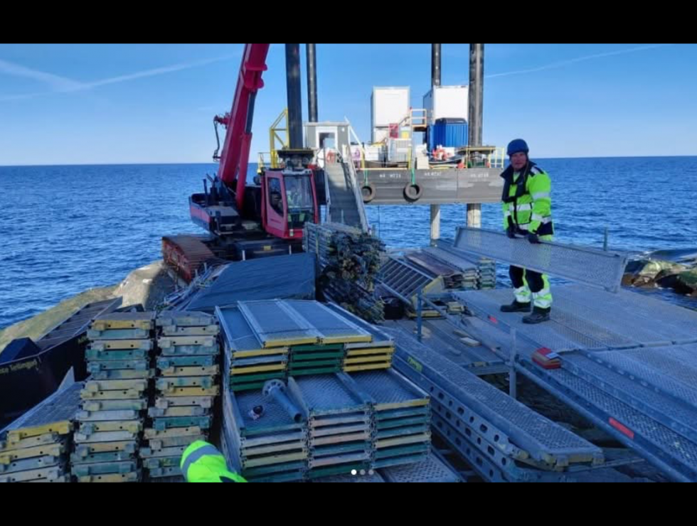 Utmanande material hantering på en havsklippa i Ålandshav 